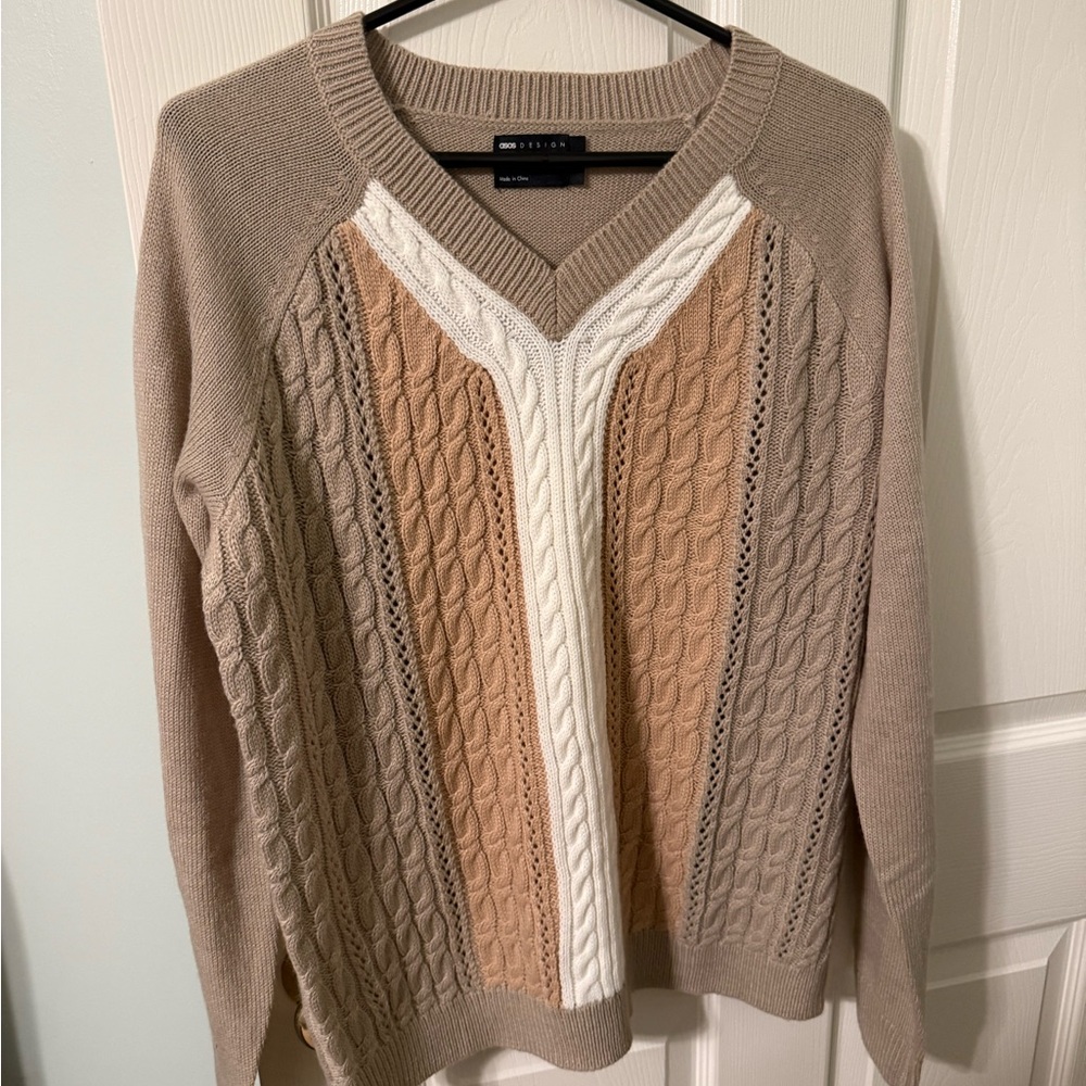 V-Neck Sweater in Beige and Cream